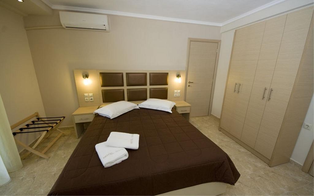 Gaia Studios & Apartments เนอาปลายา ภายนอก รูปภาพ