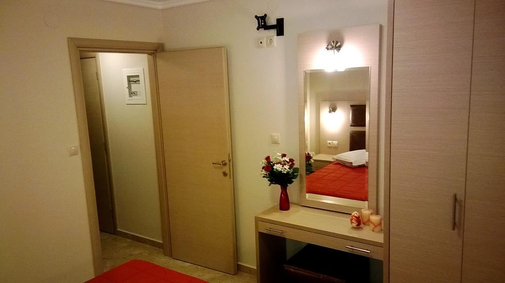 Gaia Studios & Apartments เนอาปลายา ภายนอก รูปภาพ