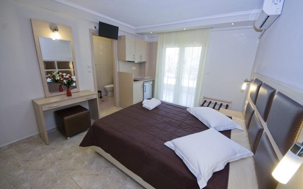 Gaia Studios & Apartments เนอาปลายา ภายนอก รูปภาพ