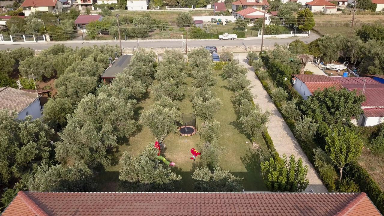Gaia Studios & Apartments เนอาปลายา ภายนอก รูปภาพ